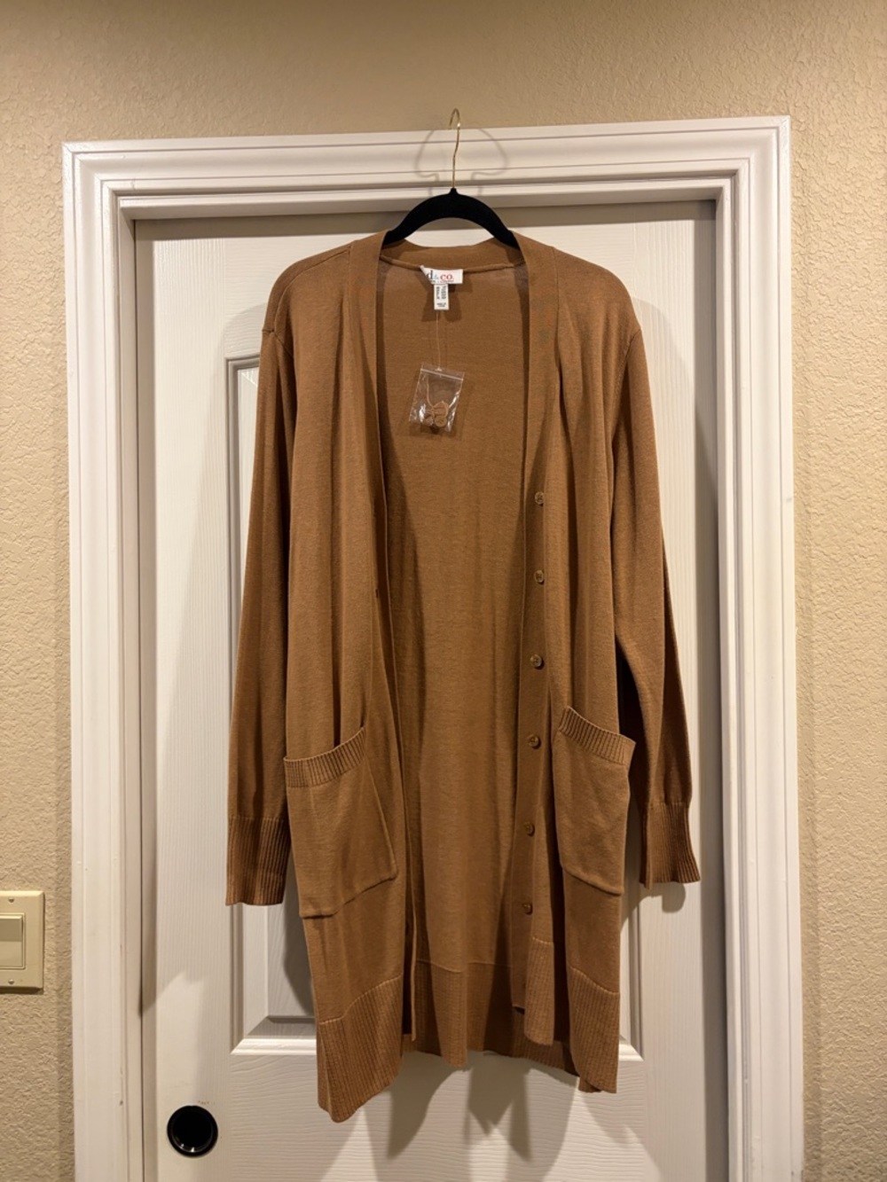 D & Co. Lightweight Open Cardigan in Camel New LP